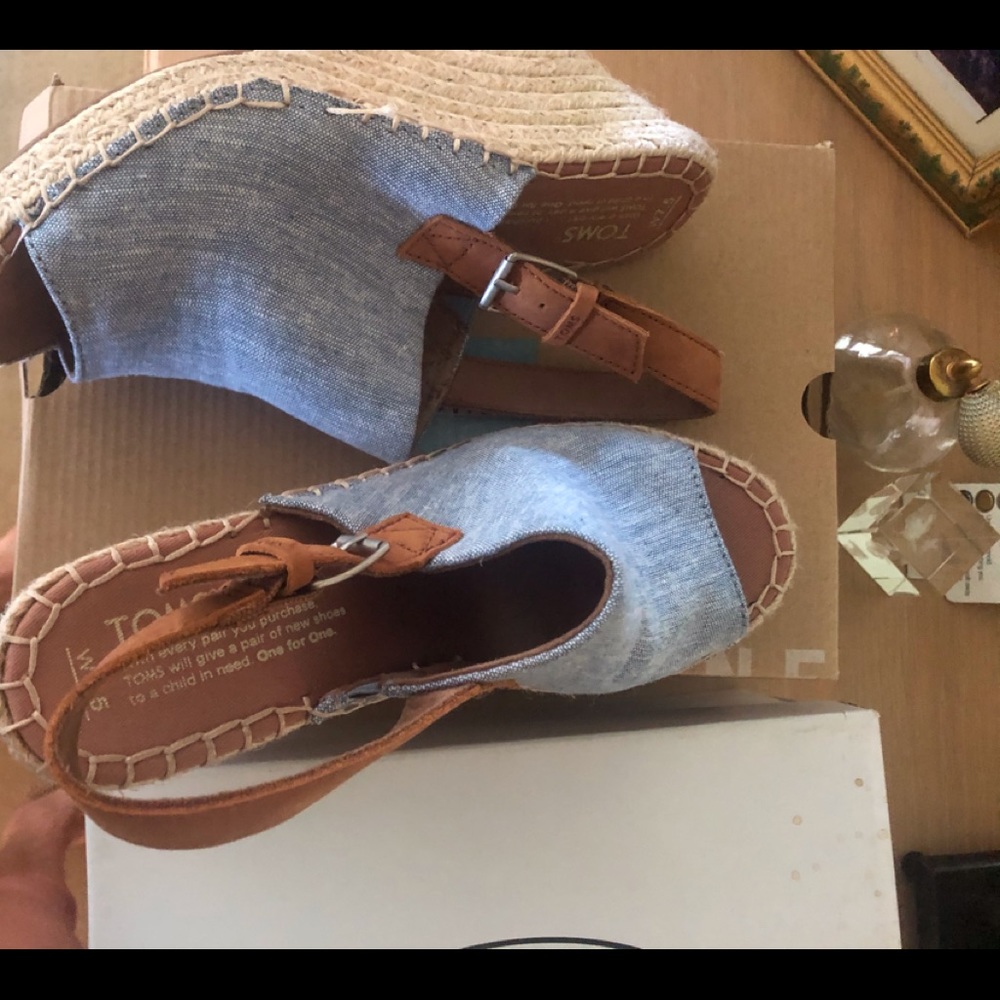 Toms Line shoes